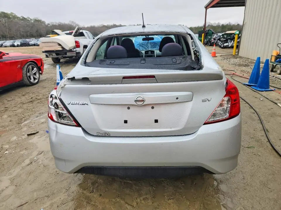 2018 NISSAN VERSA SV  