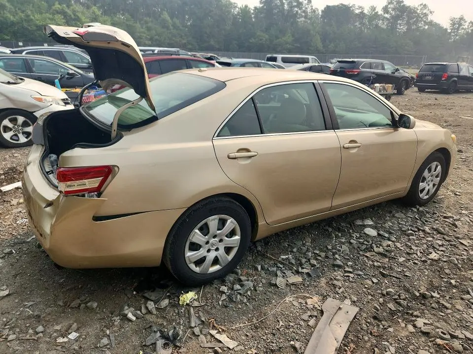 2010 TOYOTA CAMRY LE  