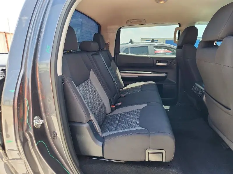 2018 TOYOTA TUNDRA CREWMAX SR5  