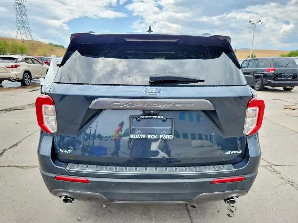 2022 FORD EXPLORER XLT  