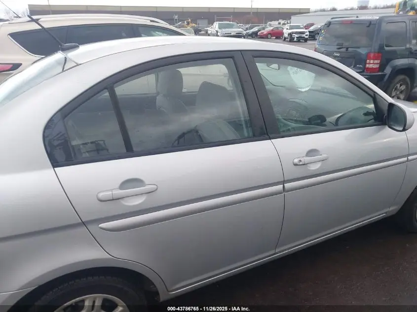 2010 HYUNDAI ACCENT GLS