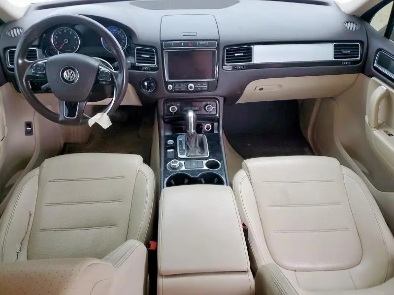 2016 VOLKSWAGEN TOUAREG SPORT  