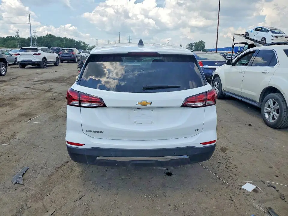 2024 CHEVROLET EQUINOX LT  