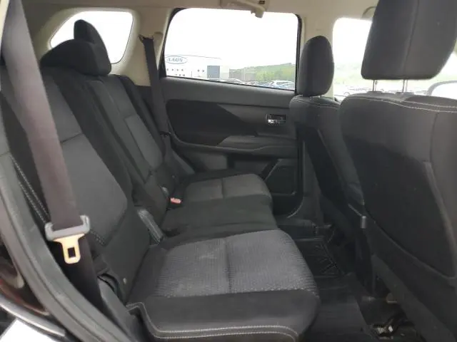 2016 MITSUBISHI OUTLANDER SE  