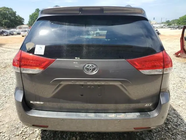 2014 TOYOTA SIENNA XLE  