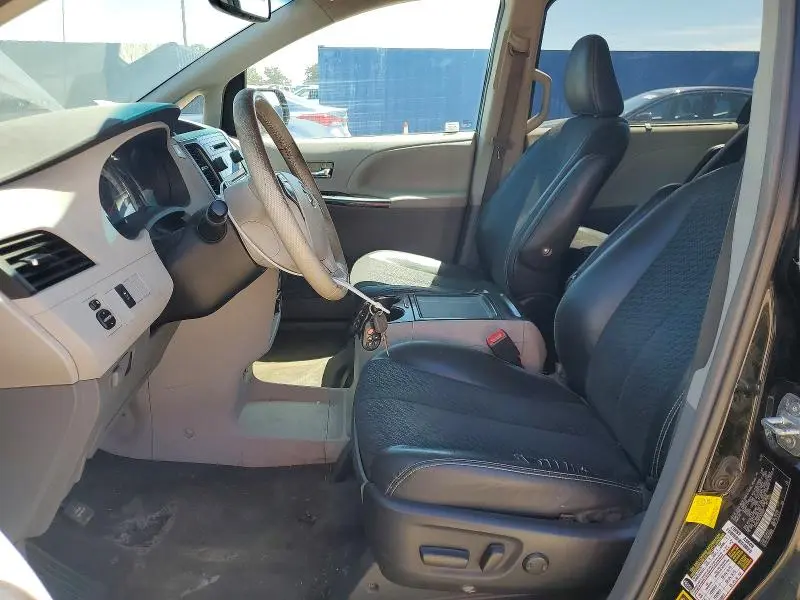 2012 TOYOTA SIENNA SPORT  