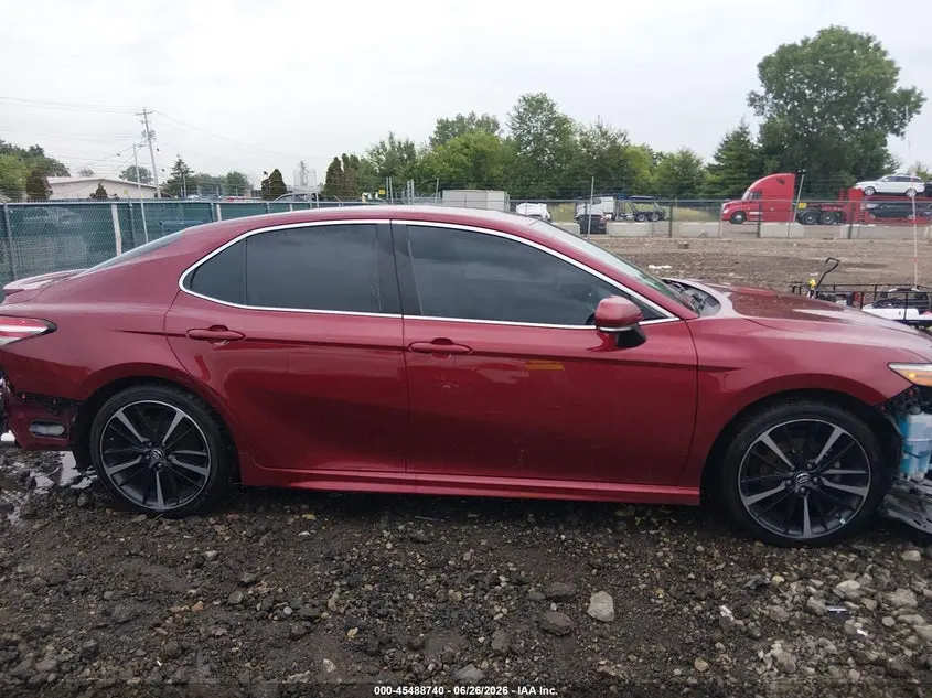2018 TOYOTA CAMRY XSE