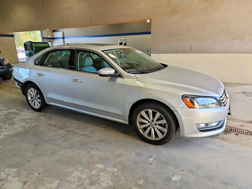 2013 VOLKSWAGEN PASSAT SEL  
