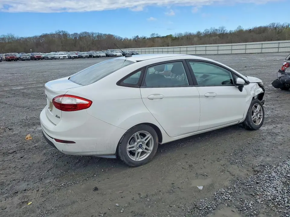 2017 FORD FIESTA SE  