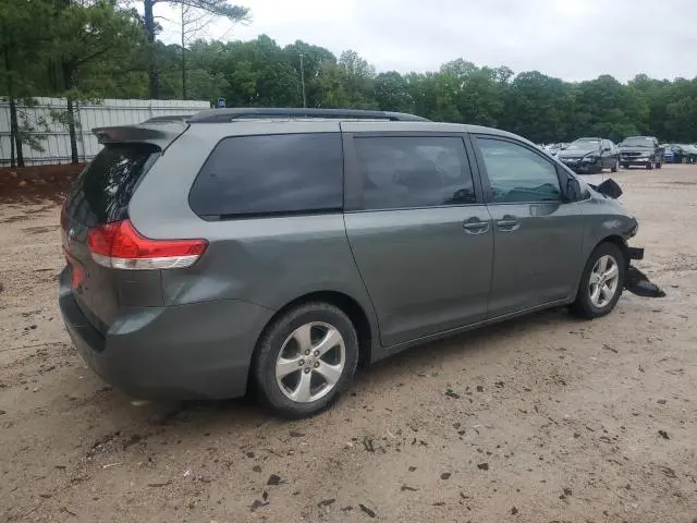 2013 TOYOTA SIENNA LE  