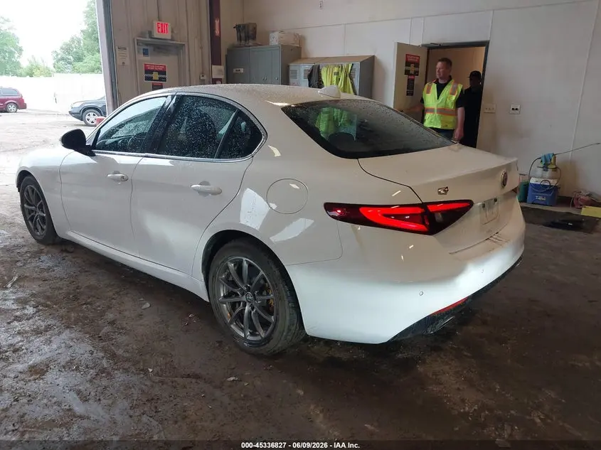 2017 ALFA ROMEO GIULIA AWD