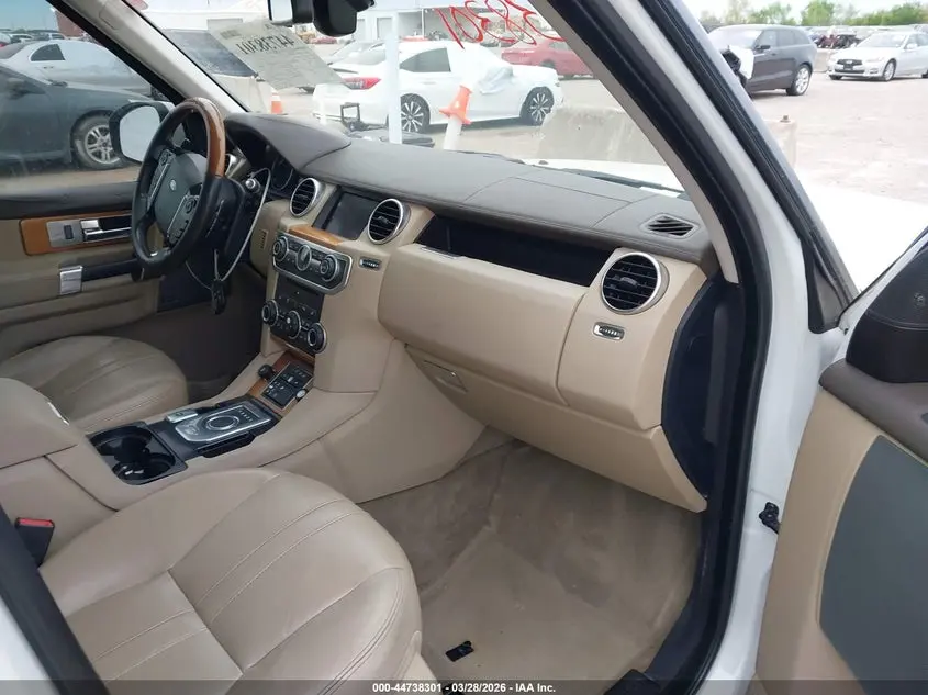 2016 LAND ROVER LR4  