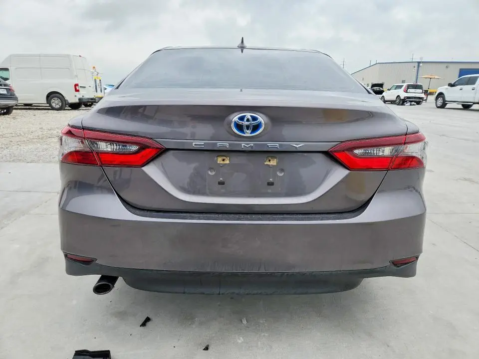 2022 TOYOTA CAMRY LE  