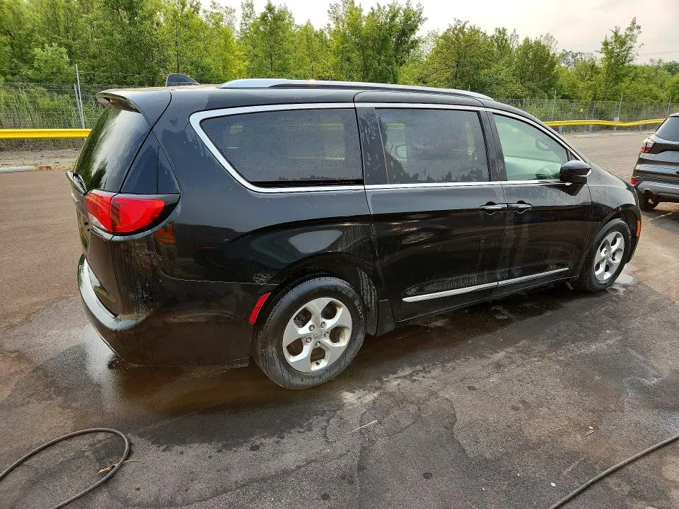 2017 CHRYSLER PACIFICA TOURING L PLUS  