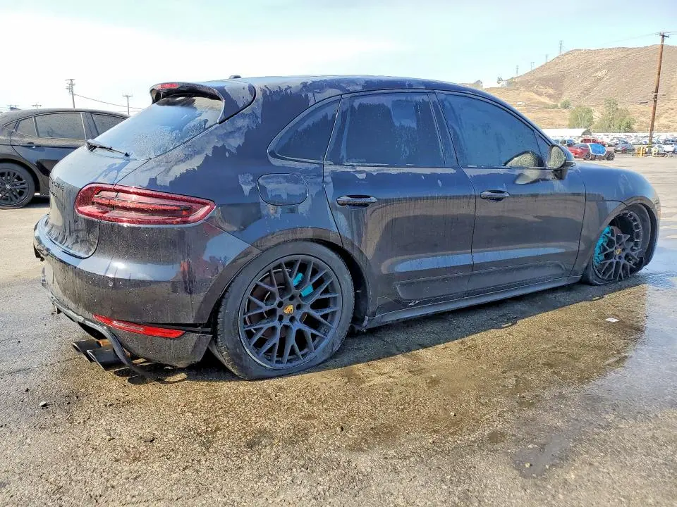 2017 PORSCHE MACAN GTS  
