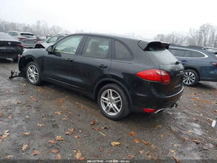 2014 PORSCHE CAYENNE  