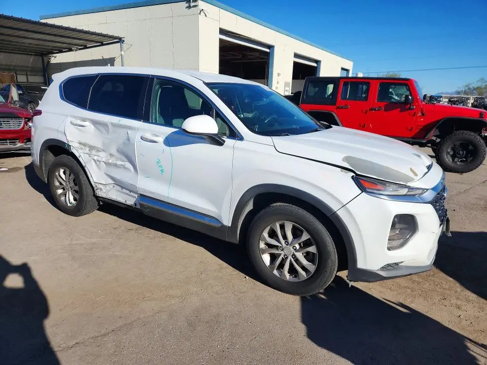 2019 HYUNDAI SANTA FE SE  