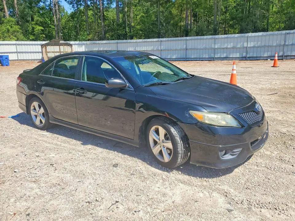 2011 TOYOTA CAMRY SE  