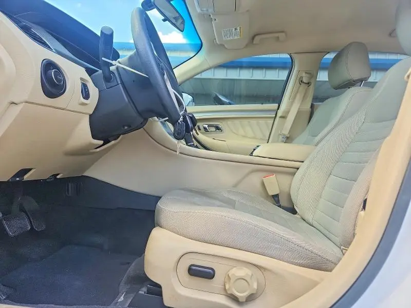 2017 FORD TAURUS SE  