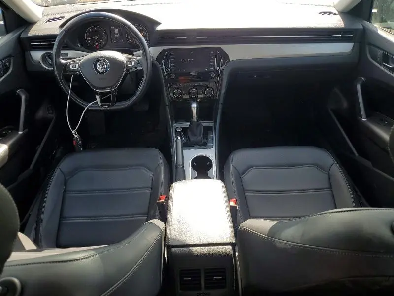 2020 VOLKSWAGEN PASSAT SE  