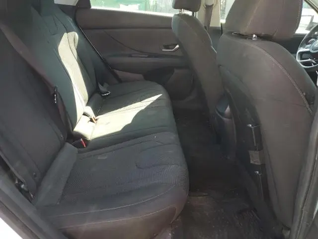 2023 HYUNDAI ELANTRA SE  