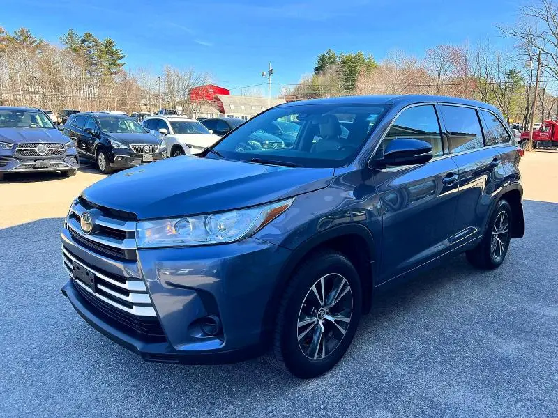2018 TOYOTA HIGHLANDER LE  
