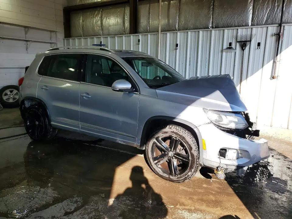 2014 VOLKSWAGEN TIGUAN S  