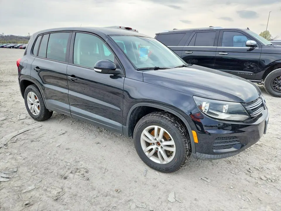 2012 VOLKSWAGEN TIGUAN S  