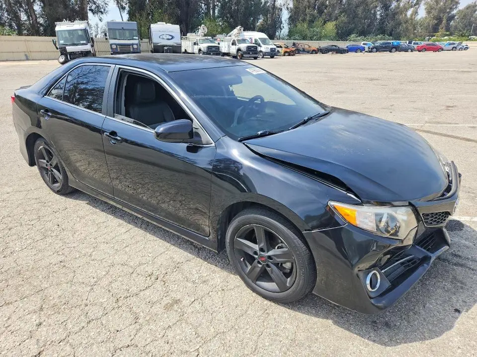 2012 TOYOTA CAMRY SE  