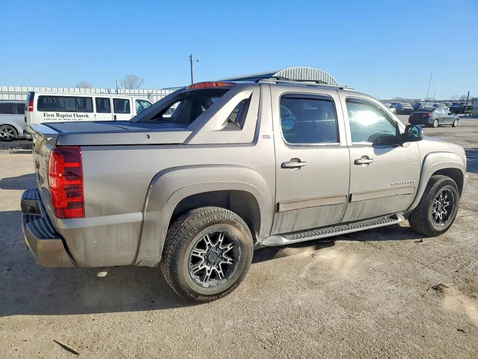 2011 CHEVROLET AVALANCHE LT  