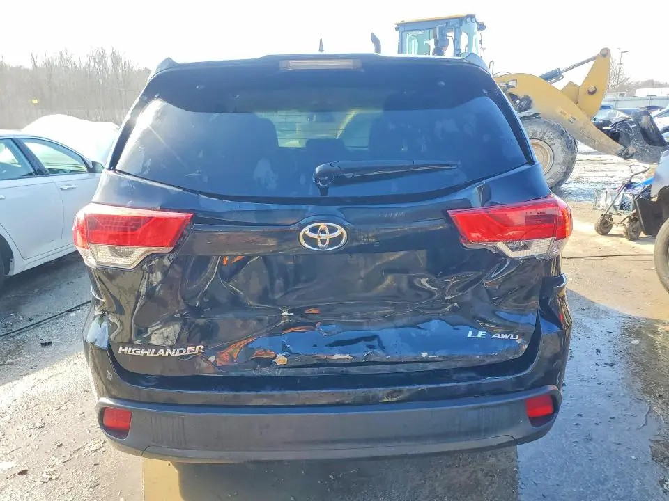 2019 TOYOTA HIGHLANDER LE  