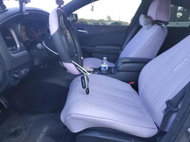 2017 DODGE CHARGER SE  