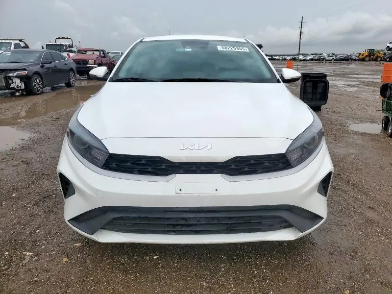 2023 KIA FORTE LX  