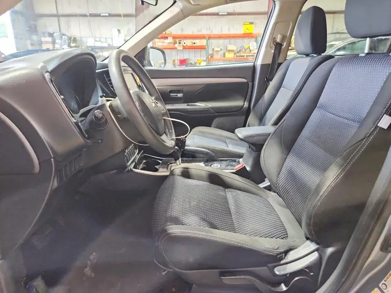 2018 MITSUBISHI OUTLANDER SE  