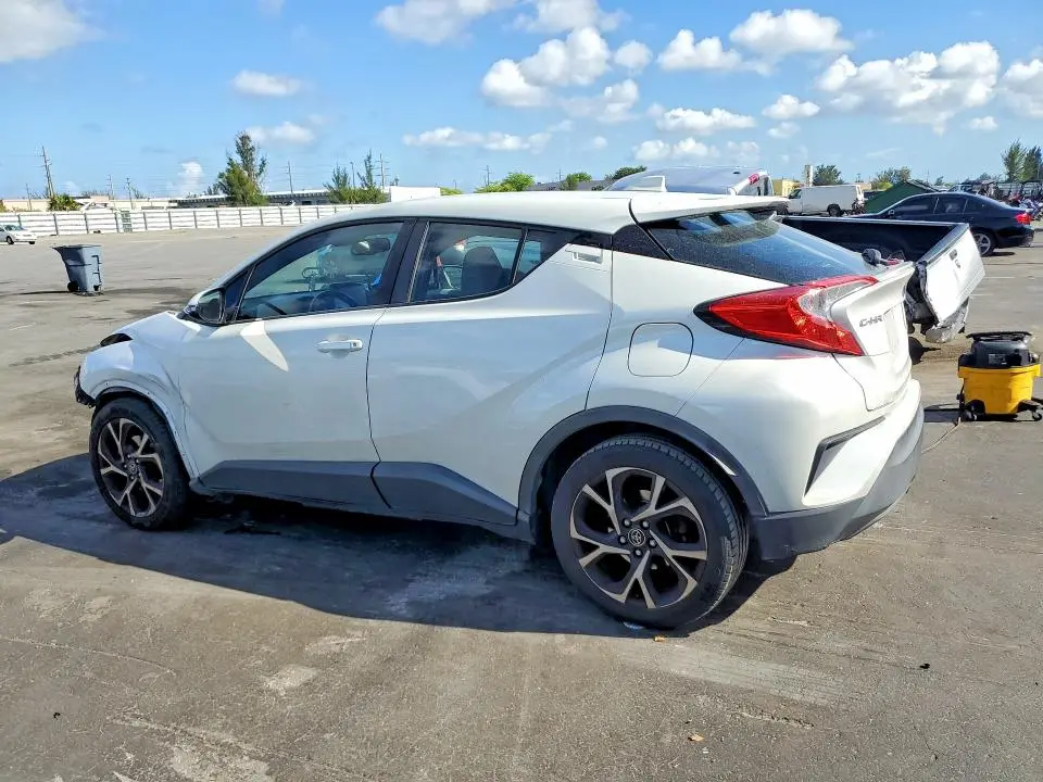 2019 TOYOTA C-HR XLE  