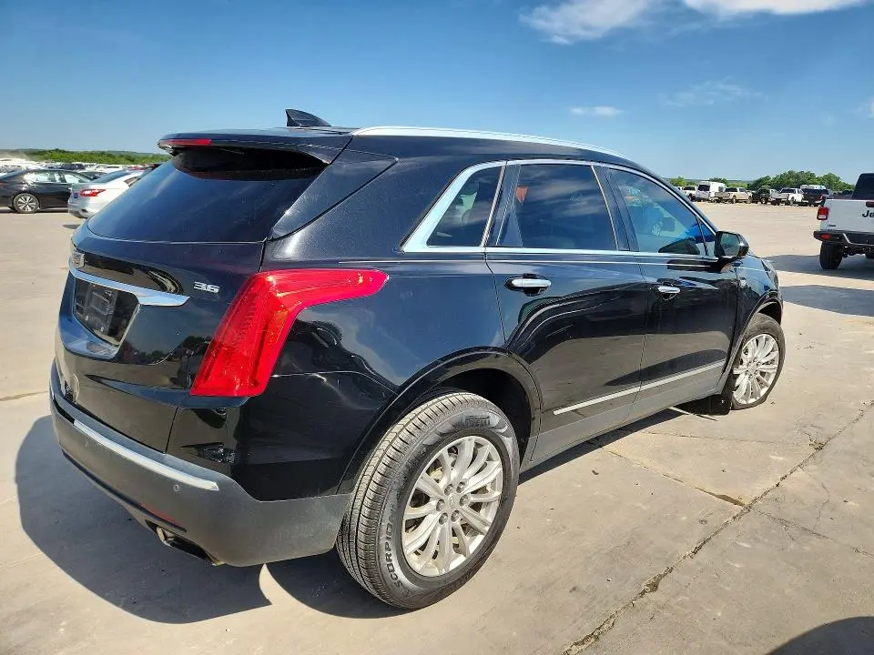 2017 CADILLAC XT5   