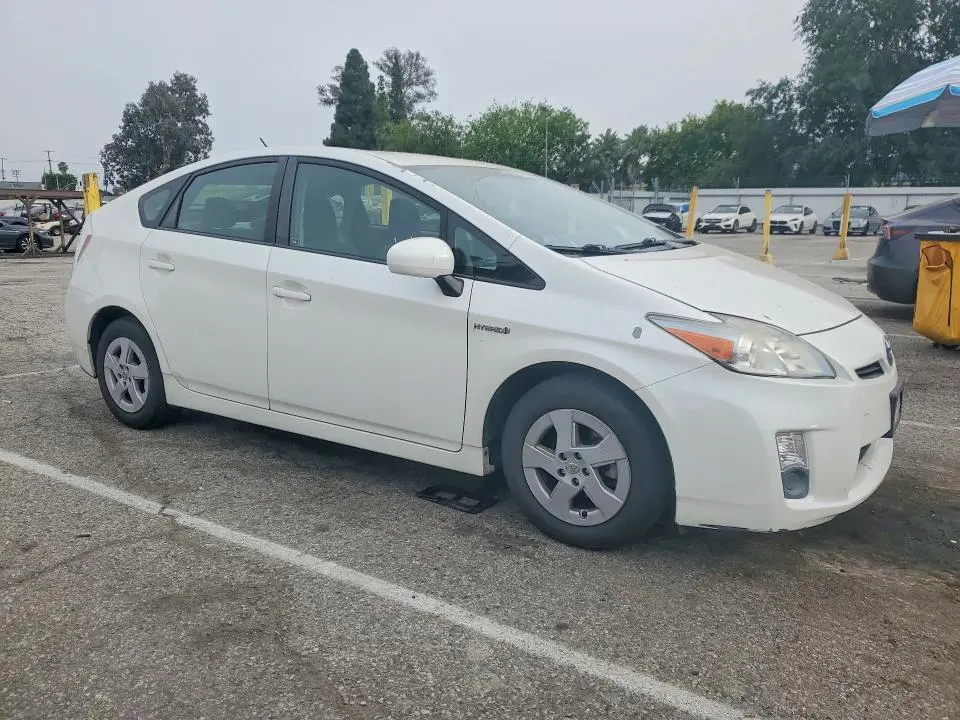 2011 TOYOTA PRIUS   