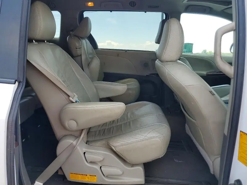 2011 TOYOTA SIENNA XLE 8-PASSENGER  