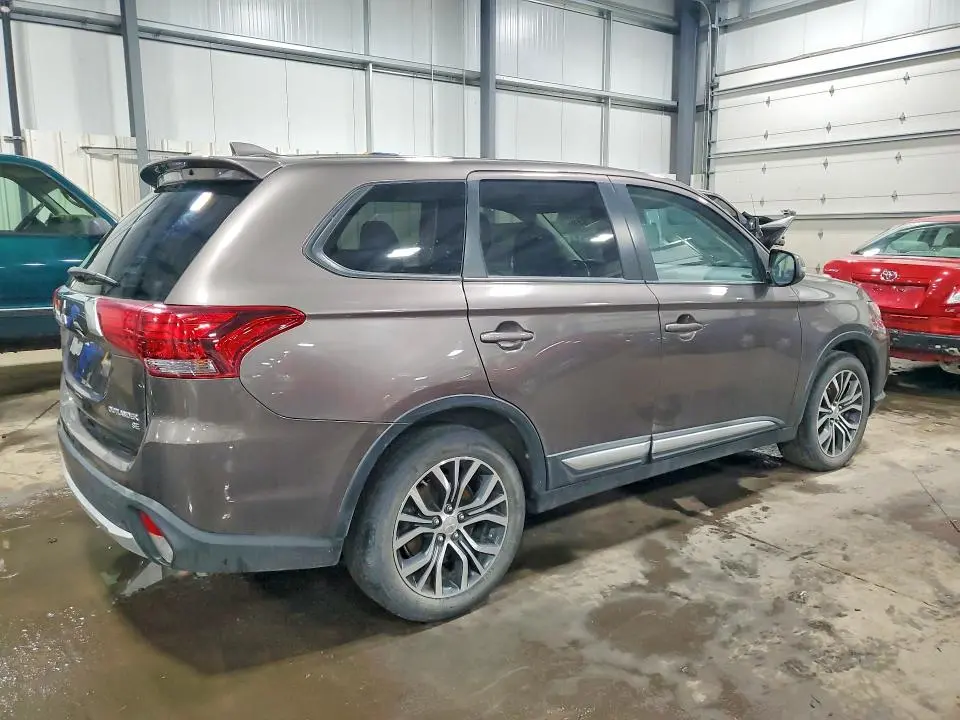 2017 MITSUBISHI OUTLANDER SE  