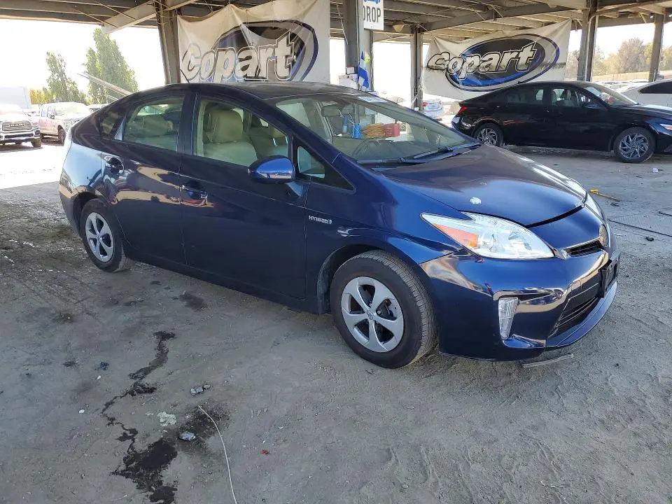 2015 TOYOTA PRIUS FOUR  