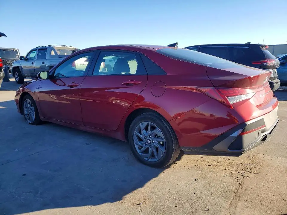 2025 HYUNDAI ELANTRA   