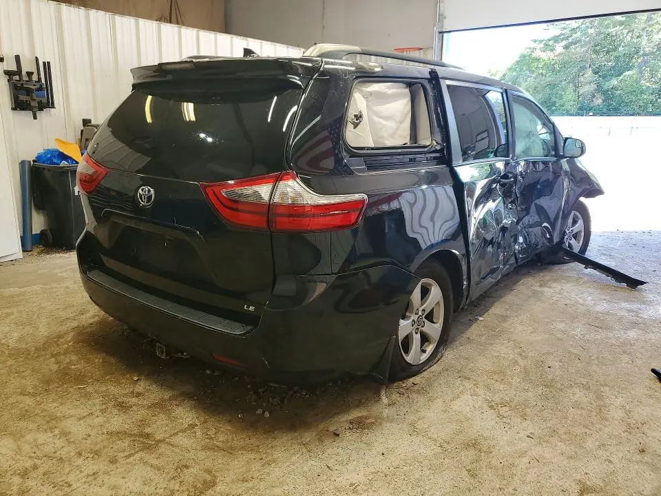 2020 TOYOTA SIENNA LE  