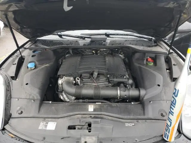 2016 PORSCHE CAYENNE   