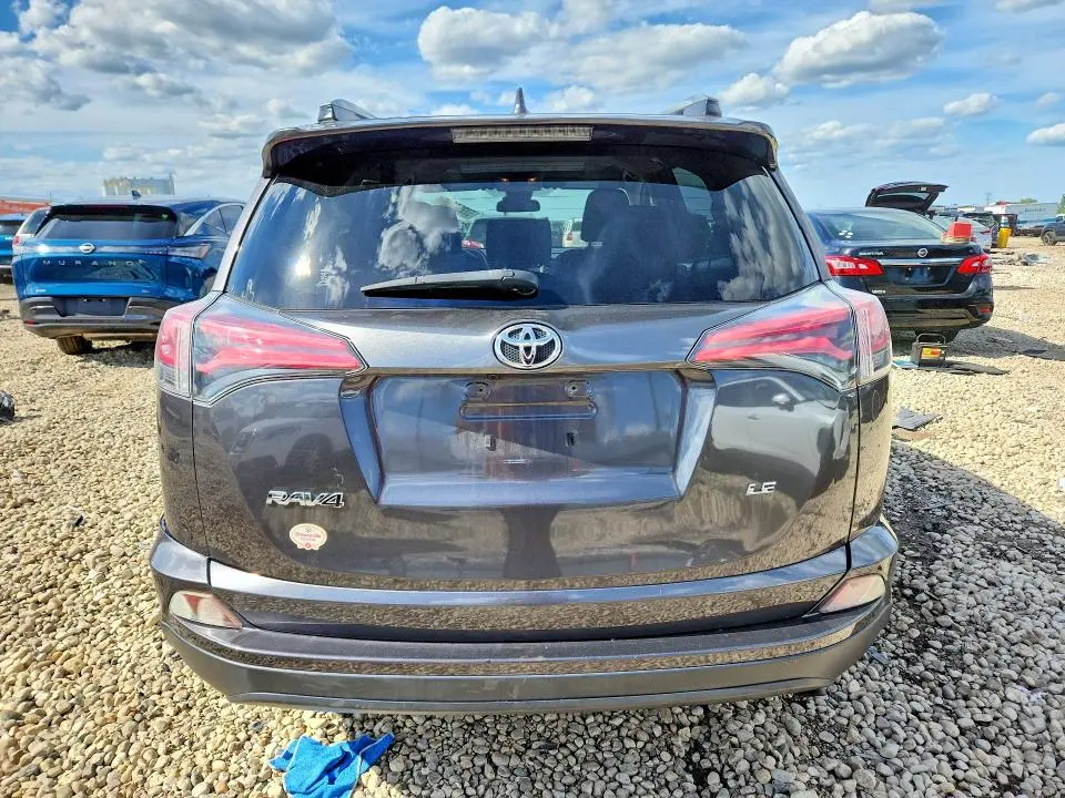 2018 TOYOTA RAV4 LE  