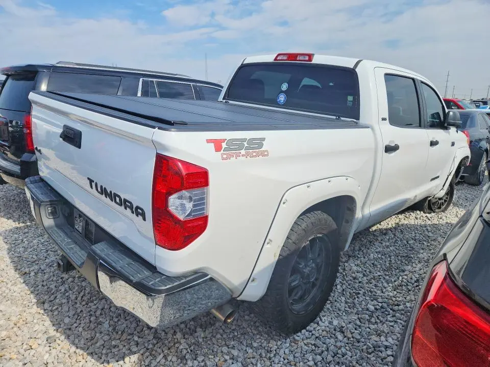 2015 TOYOTA TUNDRA SR5  