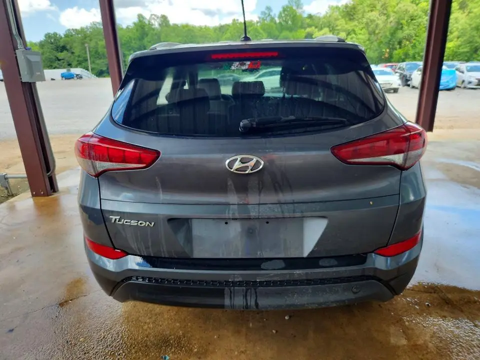 2016 HYUNDAI TUCSON SE  
