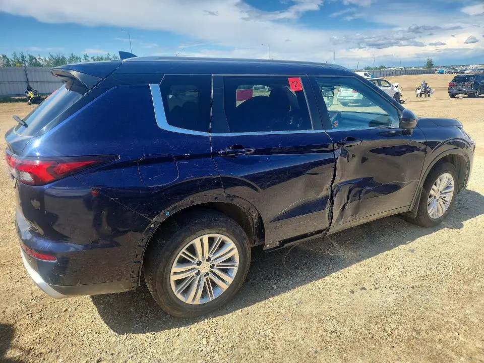 2022 MITSUBISHI OUTLANDER SE  