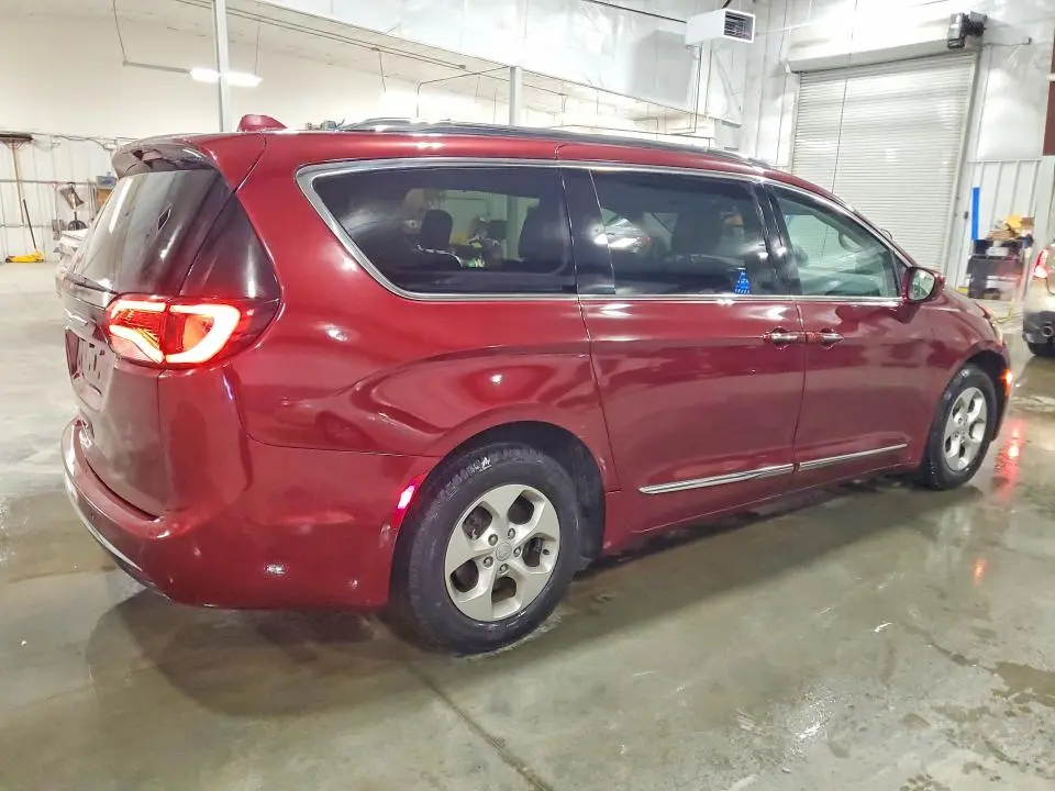 2017 CHRYSLER PACIFICA TOURING L PLUS  