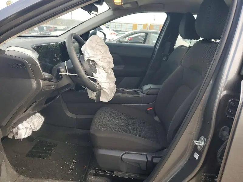 2025 NISSAN KICKS S  