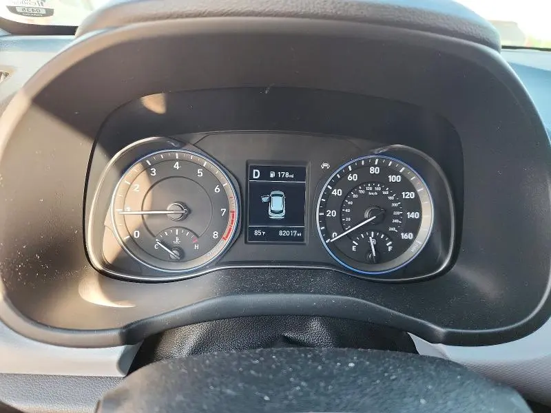 2021 HYUNDAI KONA SE  
